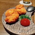 SAAWAAN BISTRO - クリスピーシュリンプケーキ，プラムソース