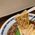 Chinraitei - 中太平縮れ麺