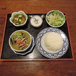 バンタイ - グリーンカレー　ランチならこれで８１９円