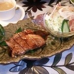 ごちそうぐれいぷはうす - 軟らかくて、肉厚和牛ステーキ、とってもジューシーでした　1200円