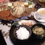ごちそうぐれいぷはうす - 大きくなった手作りハンバーグに、デミソース！このボリュームで、   1000円は、お得