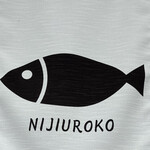 虹鱗 - 虹色のウロコはハッピーに見える