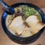 ラーメン リュウリュウ - 料理写真: