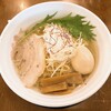 らぁめんキッチンけんけん - 塩らぁめん＋味付けたまご(背脂なし)　900円