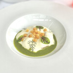 L'Eau Vive - ⑥ウナギの燻製、温かいポテトエスプーマ、豆とハーブの濃厚クリーム