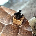 Ma langue sourit - ⑤黒胡椒とキャビアのビスケット