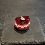 ESPLANADE Saarbrücken Boutique Hotel - ③レバー、ビーツ、メレンゲタルト