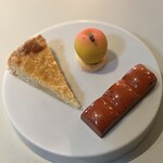 Brut 172 by Hans van Wolde - 