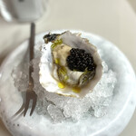 Brut 172 by Hans van Wolde - ⑨アイルランド産の生牡蠣とキャビア