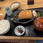 かつ富士 - えびすもち豚ロースカツ膳　200g  2508円（税込）