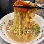 餃子の王将 - 麺リフト。