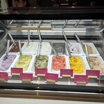 JAM17 DINING - 店舗入口にあるJAM ジェラテリアのジェラート