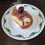 オカシヤ - 料理写真:マロンのロールケーキ