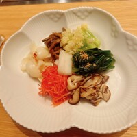 TANAKA YAKINIKU RESTAURANTE - ナムル盛り