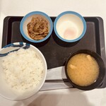 Matsuya - Wで選べる玉子かけごはん　290円
                        玉子は温玉、小鉢はミニ牛皿を選択