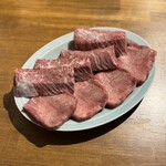 炭火焼肉ホルモンさわいし - 黒毛和牛特選タン