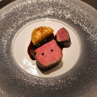 CIRPAS - 熊本あか牛リブアイ、月光ゆり根、コニャックのソース