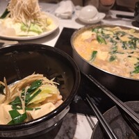 博多もつ鍋 やま中 博多店 - もつ鍋（みそ味）