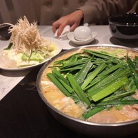 博多もつ鍋 やま中 博多店 - もつ鍋（みそ味）