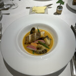 フランス料理研究室 アンフィクレス - ❸マナガツオ、才巻海老、鮑。