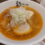 麺うら山 - エビの旨味たっぷりのスープ