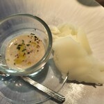 スブリデオ レストラーレ - ・ごぼうの温かいスープ 　　・ピアーヴェ メッツァーノ のスライス