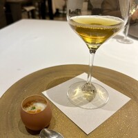 西洋膳所 ジョンカナヤ - ワイングラスにはコンソメスープ