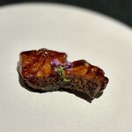 イチリン ハナレ - ❼五島列島
      ～活きの良いぷりぷりの五島列島産のスジアラを香辛料と酢の甘辛和え。