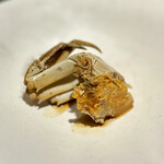 イチリン ハナレ - ❷上海蟹雄
      ～黒酢で漬けたボイルの上海蟹の雄。味わいが深く身の食感も良いが、やはり紹興酒漬けの方が味わいがあって美味いかな。