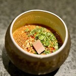 イチリン ハナレ - ❹丹波高坂地鶏
      ～丹波高坂地鶏のよだれ鶏。白レバーパテに絡むタレの旨さは慣れ親しんだ味わい。