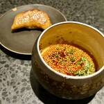 イチリン ハナレ - ❺につける餃子、からの麺
      ～よだれ鶏のタレの三段活用。上品な豚肉餡に皮の厚いもちもち皮がタレによく絡んで美味いな～。