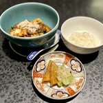 イチリン ハナレ - ⓫麻婆豆腐
      ～白子入りの麻婆豆腐、ご飯、搾菜、大根紹興酒漬け。シビレと旨みのバランスが素晴らしい。