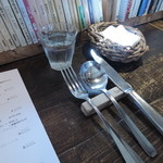 カフェ・ラ・ファミーユ - おしぼりはガーゼ