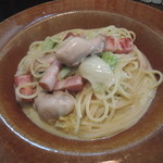 カフェ・ラ・ファミーユ - カキ、白菜、ベーコンのクリームソースのスパゲッティーニ単品（１２６０円）
