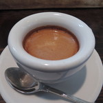 カフェ・ラ・ファミーユ - エスプレッソいんイタリア製カップ＝おしゃれ＆おいしい