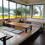 台湾料理 四季紅 - 小上がりの席　テーブル席もあります