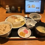 一平 - おでん定食、納豆