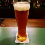 Fennischfuchser - 2杯めはBINDINGのヴァイツェン　アルコール度数が高くて強い香り　余韻は甘いですがキレがあってきれいです