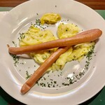 Fennischfuchser - 長さ25cmの細長いFrankfurter Würstchen 美味すぎる