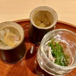 銀座 しのはら - ❽八寸 ～クリスマスの発祥から文化のお話。鮪の山掛け、紹興酒のタレに漬けた甘海老と烏賊・雲丹ソース、青海大根の味噌漬け、干瓢、蛸、自家製の鱈のたちかま、堀川牛蒡の山椒焼き、庄内麩のチーズ挟み、紅白生須と唐墨、鯣烏賊の塩辛、生酢と芹のお浸し。