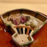 銀座 しのはら - ❺青首鴨と近江鴨の炭焼き・大根卸しと柚胡椒　　　 〜岐阜県の青首鴨と滋賀県の近江鴨（合鴨）。青首鴨はまだ時期が早く小ぶりですが〜と。今の時期だったら合鴨の方が美味いと。微妙な時期の差も見極める繊細さが一流の証。確かに脂味の濃さが違うな～。