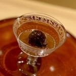 銀座 しのはら - ❾渋皮煮栗の唐揚げ・餡掛け ～めっちゃ大きな渋皮のついた和栗を唐揚げにして餡かけに。デザートのようだが餡かけで立派な一品料理。