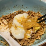 担々麺 辣椒漢 - 温玉で味変