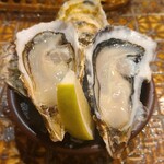 ビストロ バルバール - 生牡蠣(北海道産＋広島産)
