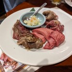 牛タン焼肉善治郎 - 