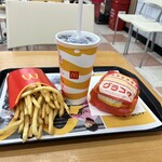 マクドナルド - 料理写真:グラコロバーガーのセット(税込み720円)の増量(+70円)