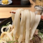 肉つけうどん うつけ - うどんのリフトアップ