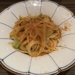 イタリア料理 ソンニャ トーレ - 新里ネギを添えたペペロンチーノ　カラスミを添え