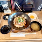 Sousaku Sushi Sharibaru - 漁師めし 850円