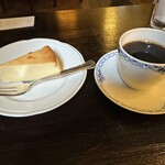 アンセーニュダングル - チーズケーキ　ブレンドコーヒー